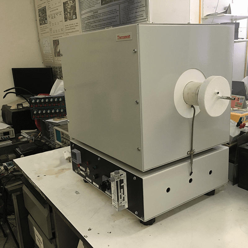 Laboratory furnaces and ovens 32