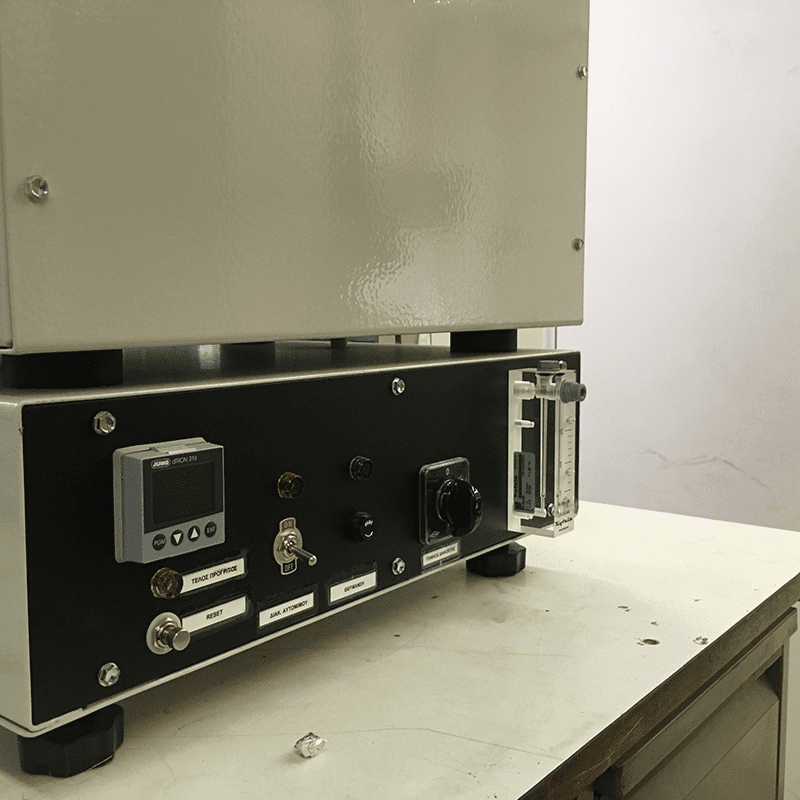 Laboratory furnaces and ovens 33